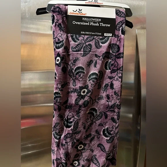 Celebrate It Halloween Oversized Plush Throw - Purple and Black 50x70 - Picture 3 of 6